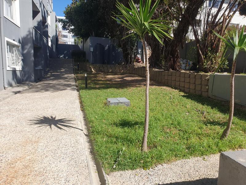 To Let 2 Bedroom Property for Rent in Woodstock Upper Western Cape